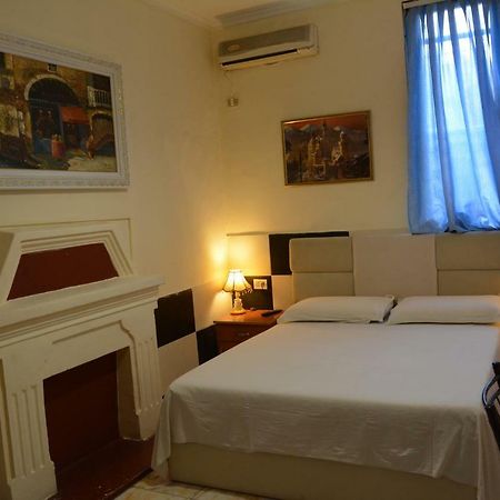 Hotel Republika Tirana Buitenkant foto