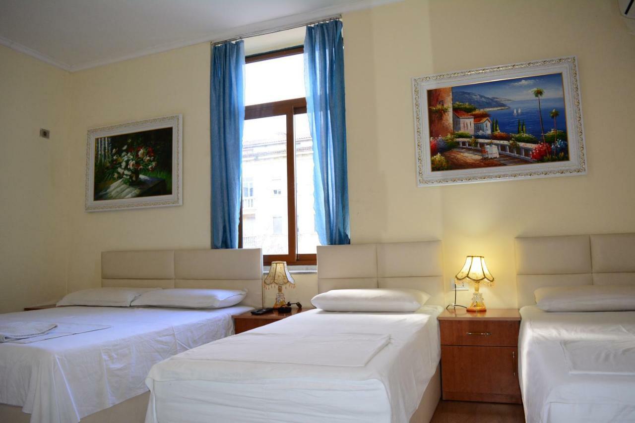 Hotel Republika Tirana Buitenkant foto