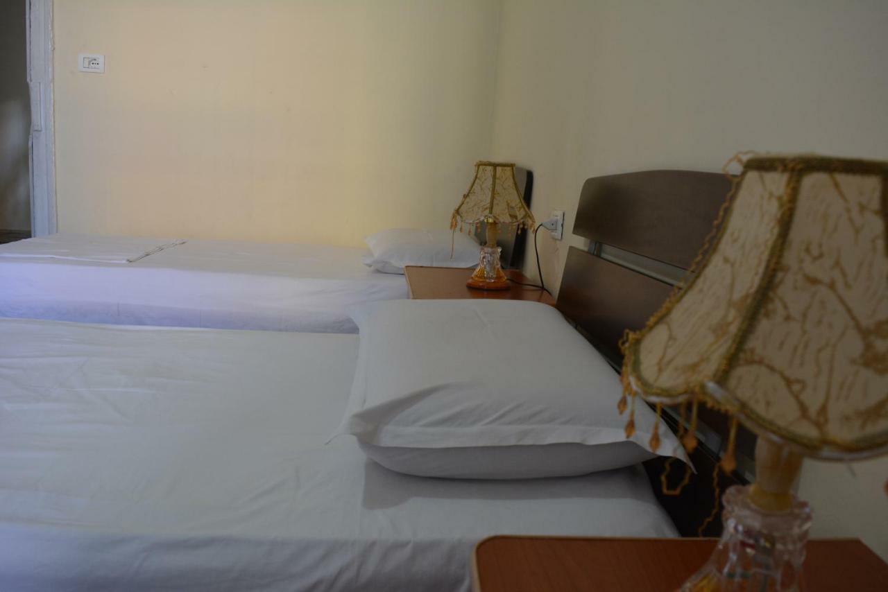 Hotel Republika Tirana Buitenkant foto