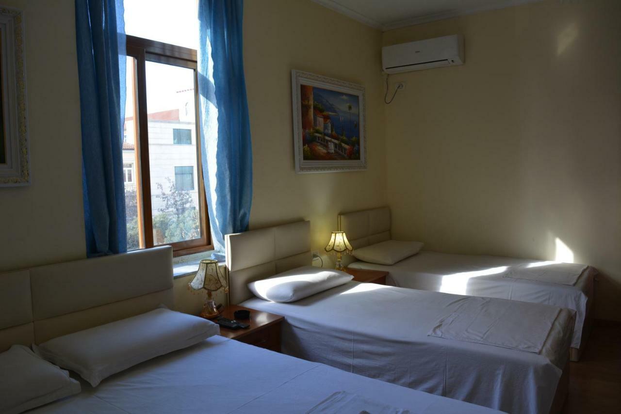 Hotel Republika Tirana Buitenkant foto